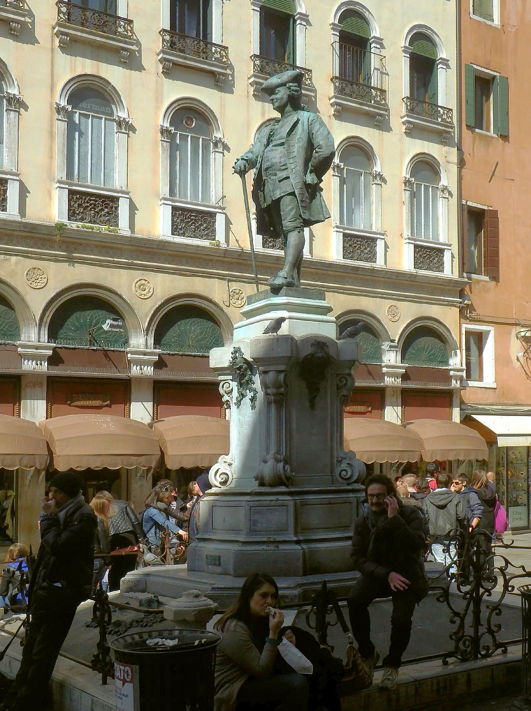 Monument Carlo Goldoni